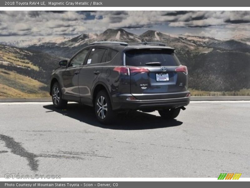 Magnetic Gray Metallic / Black 2018 Toyota RAV4 LE