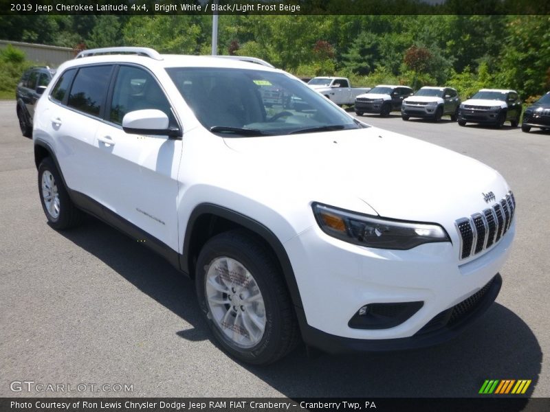 Bright White / Black/Light Frost Beige 2019 Jeep Cherokee Latitude 4x4