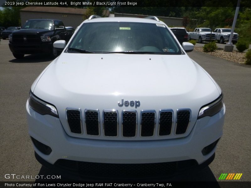Bright White / Black/Light Frost Beige 2019 Jeep Cherokee Latitude 4x4