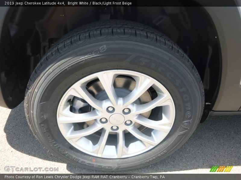 Bright White / Black/Light Frost Beige 2019 Jeep Cherokee Latitude 4x4