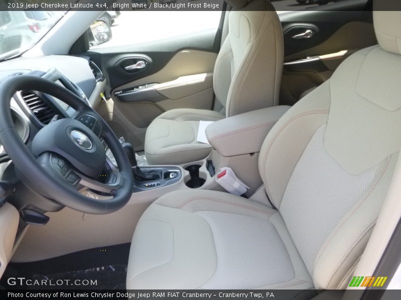 Bright White / Black/Light Frost Beige 2019 Jeep Cherokee Latitude 4x4