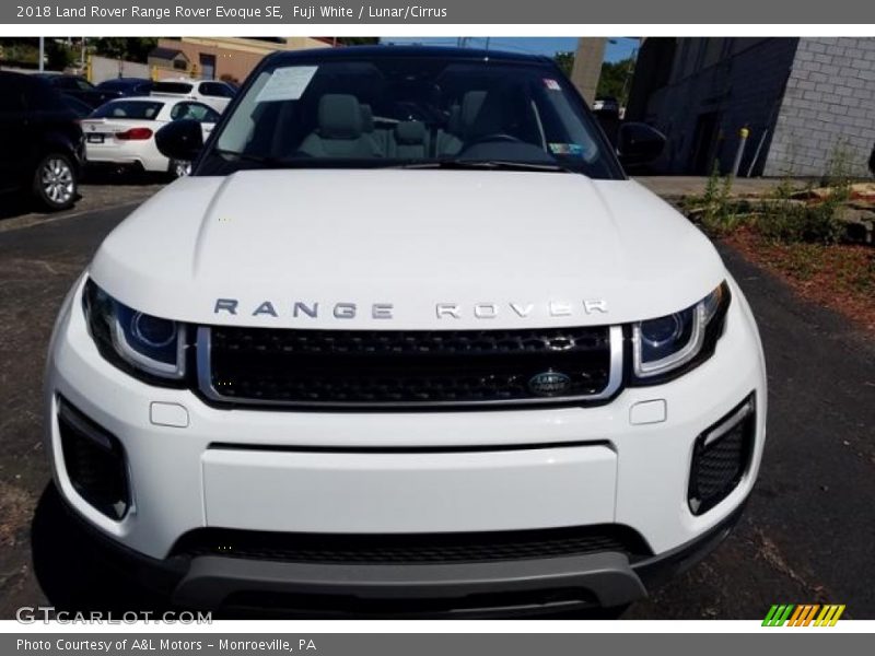 Fuji White / Lunar/Cirrus 2018 Land Rover Range Rover Evoque SE
