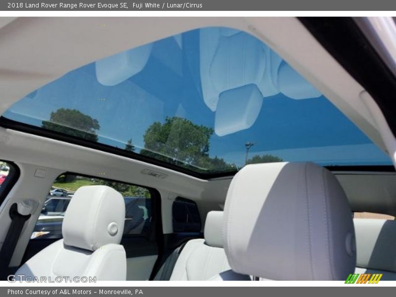 Fuji White / Lunar/Cirrus 2018 Land Rover Range Rover Evoque SE