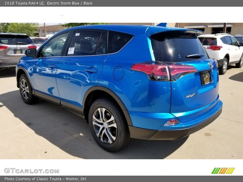 Electric Storm Blue / Black 2018 Toyota RAV4 LE