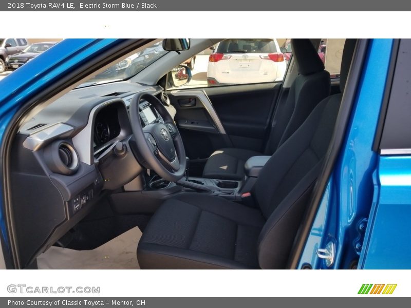 Electric Storm Blue / Black 2018 Toyota RAV4 LE