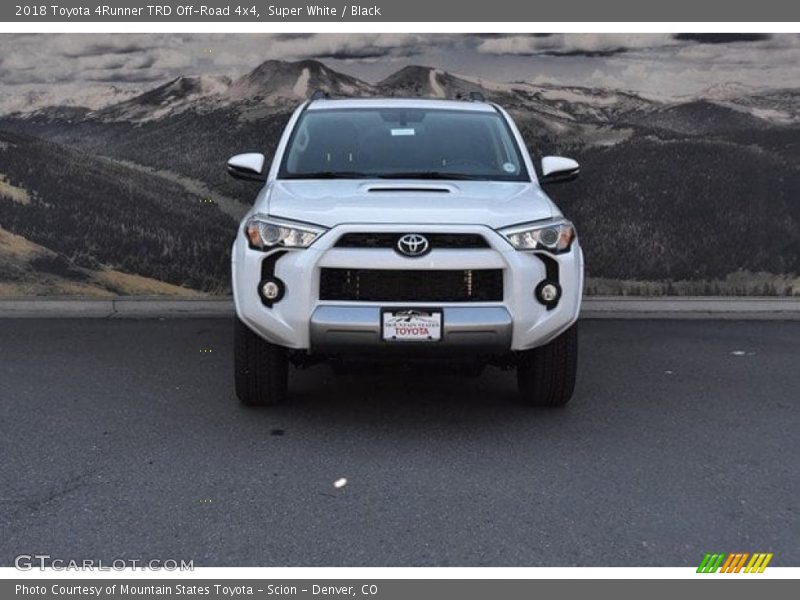 Super White / Black 2018 Toyota 4Runner TRD Off-Road 4x4