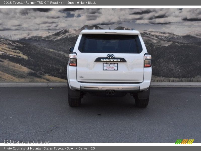 Super White / Black 2018 Toyota 4Runner TRD Off-Road 4x4