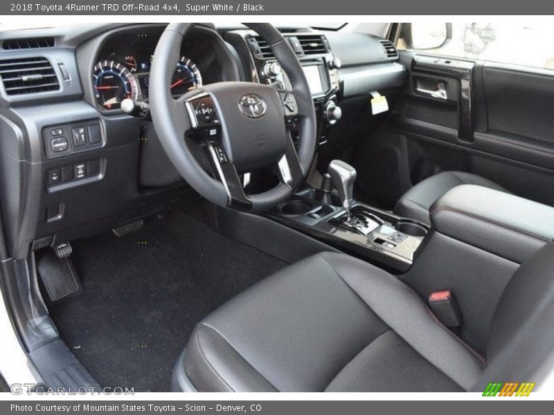 Super White / Black 2018 Toyota 4Runner TRD Off-Road 4x4