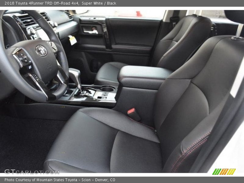 Super White / Black 2018 Toyota 4Runner TRD Off-Road 4x4