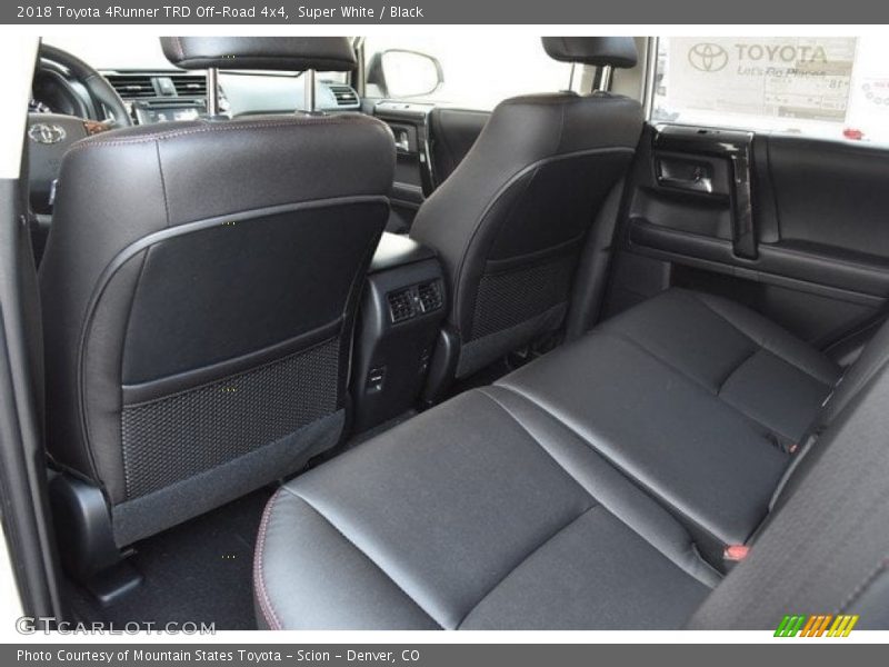 Super White / Black 2018 Toyota 4Runner TRD Off-Road 4x4
