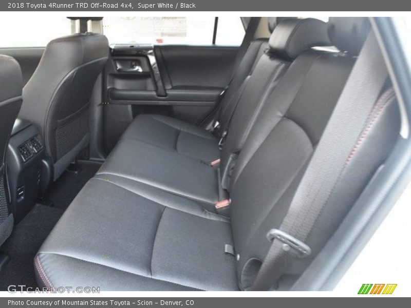 Super White / Black 2018 Toyota 4Runner TRD Off-Road 4x4