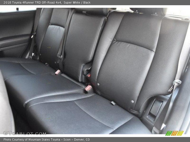Super White / Black 2018 Toyota 4Runner TRD Off-Road 4x4