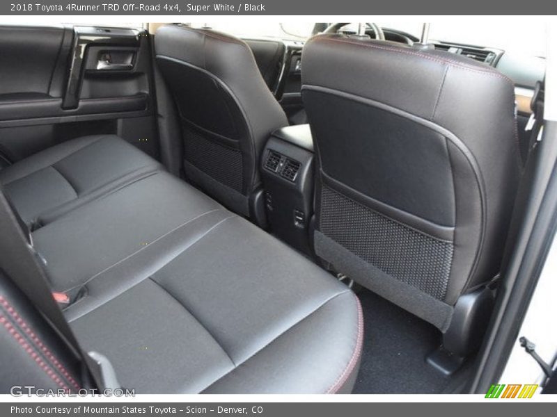 Super White / Black 2018 Toyota 4Runner TRD Off-Road 4x4