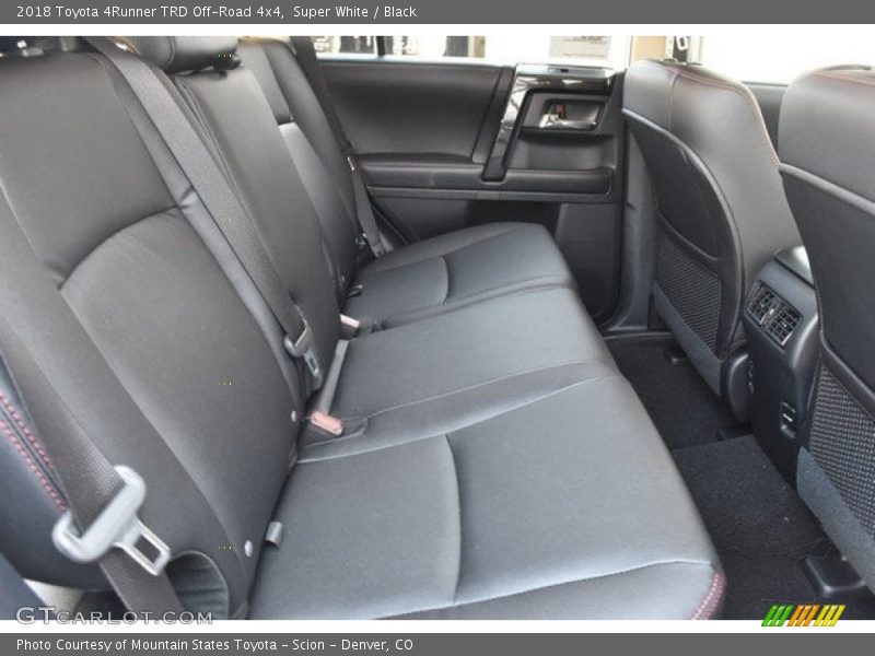 Super White / Black 2018 Toyota 4Runner TRD Off-Road 4x4
