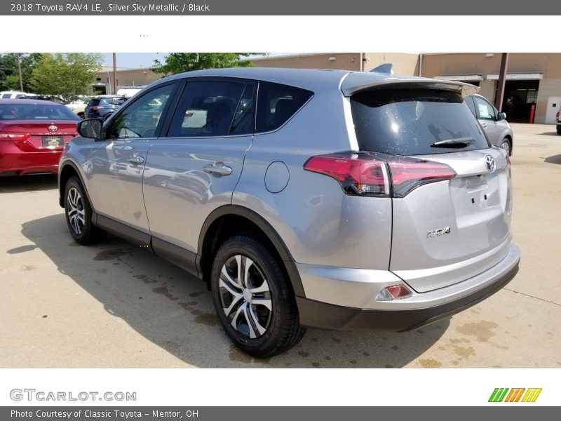 Silver Sky Metallic / Black 2018 Toyota RAV4 LE