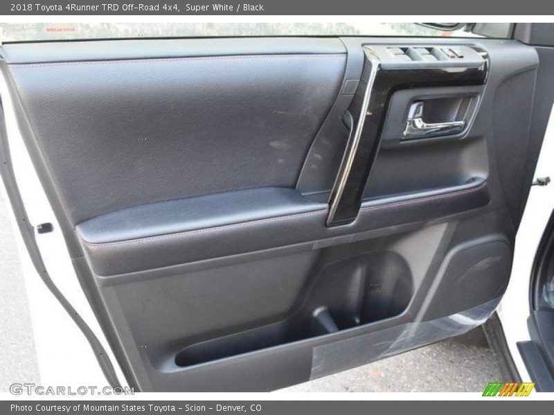 Super White / Black 2018 Toyota 4Runner TRD Off-Road 4x4