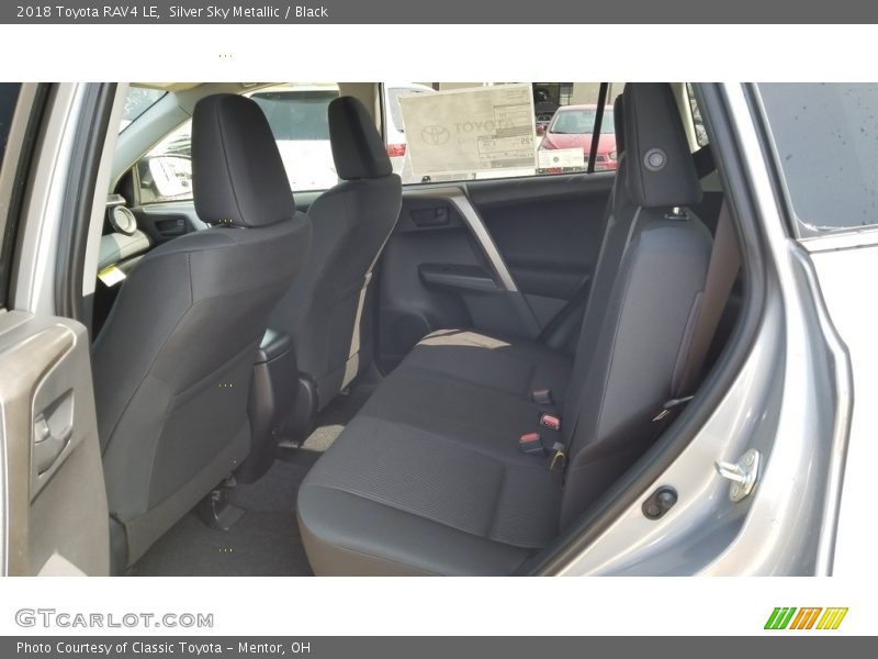 Silver Sky Metallic / Black 2018 Toyota RAV4 LE