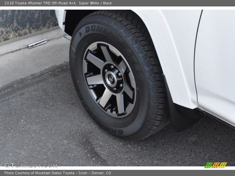 Super White / Black 2018 Toyota 4Runner TRD Off-Road 4x4
