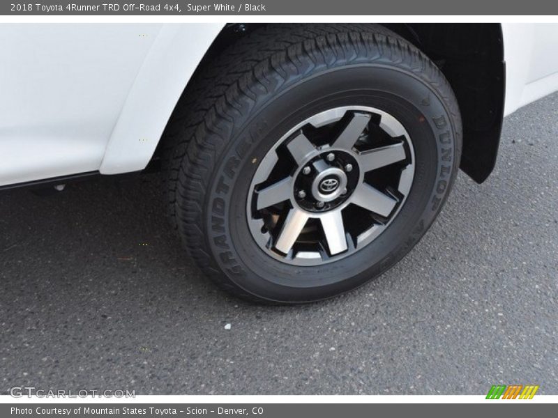 Super White / Black 2018 Toyota 4Runner TRD Off-Road 4x4