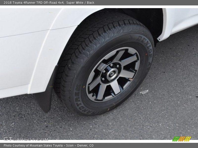 Super White / Black 2018 Toyota 4Runner TRD Off-Road 4x4