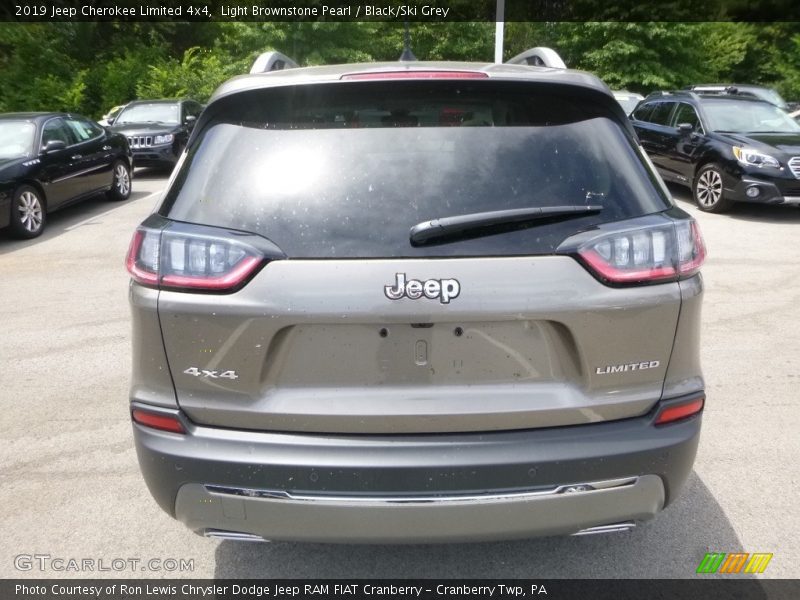 Light Brownstone Pearl / Black/Ski Grey 2019 Jeep Cherokee Limited 4x4