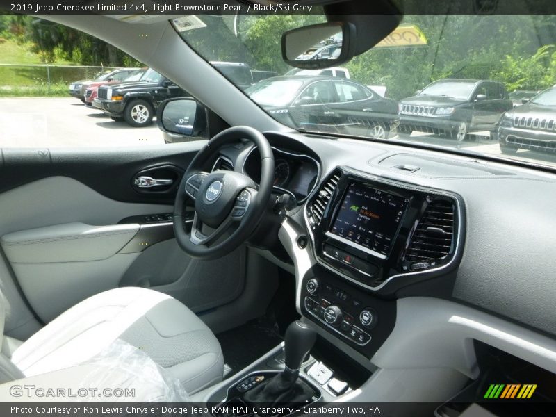 Light Brownstone Pearl / Black/Ski Grey 2019 Jeep Cherokee Limited 4x4