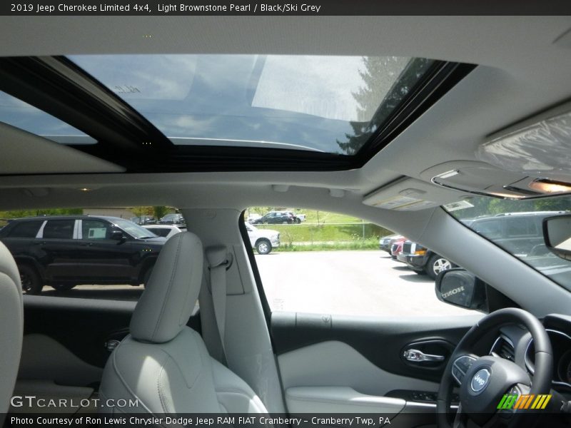 Light Brownstone Pearl / Black/Ski Grey 2019 Jeep Cherokee Limited 4x4