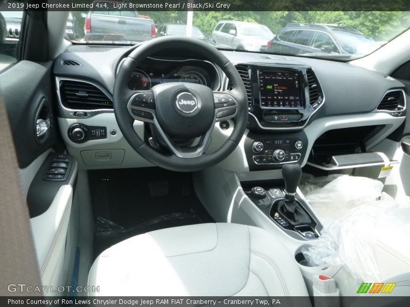 Light Brownstone Pearl / Black/Ski Grey 2019 Jeep Cherokee Limited 4x4