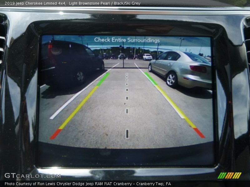 Light Brownstone Pearl / Black/Ski Grey 2019 Jeep Cherokee Limited 4x4