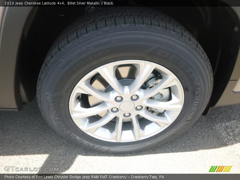 Billet Silver Metallic / Black 2019 Jeep Cherokee Latitude 4x4