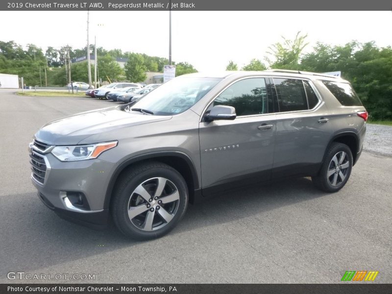 Pepperdust Metallic / Jet Black 2019 Chevrolet Traverse LT AWD