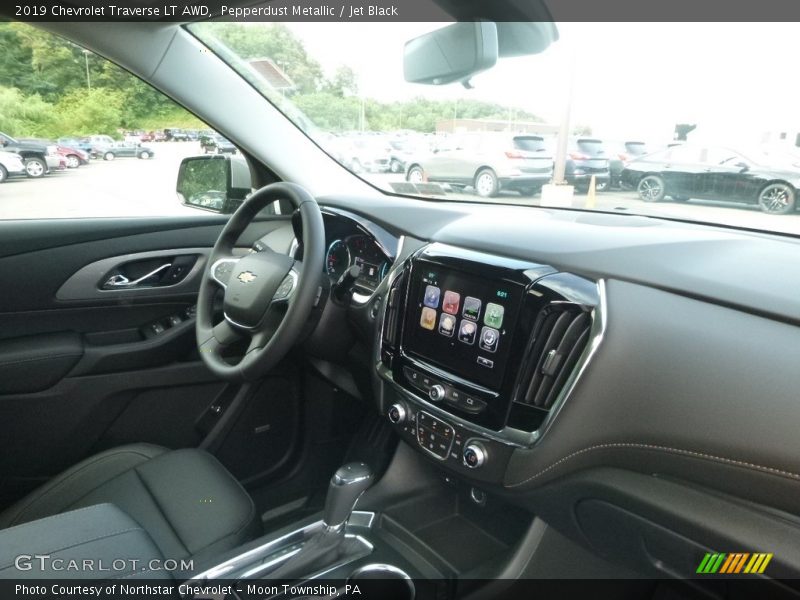 Pepperdust Metallic / Jet Black 2019 Chevrolet Traverse LT AWD