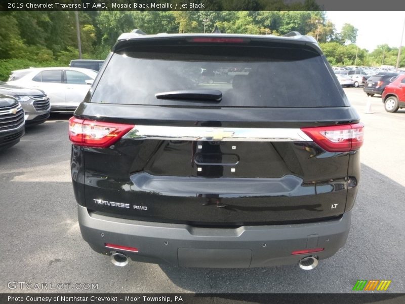 Mosaic Black Metallic / Jet Black 2019 Chevrolet Traverse LT AWD