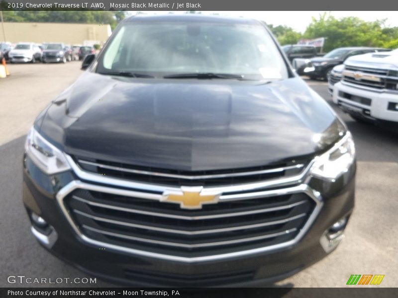 Mosaic Black Metallic / Jet Black 2019 Chevrolet Traverse LT AWD