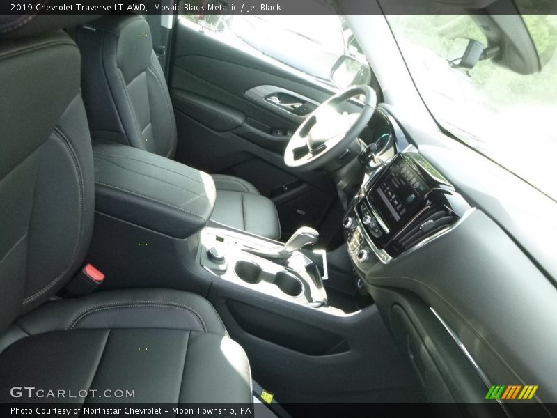 Mosaic Black Metallic / Jet Black 2019 Chevrolet Traverse LT AWD