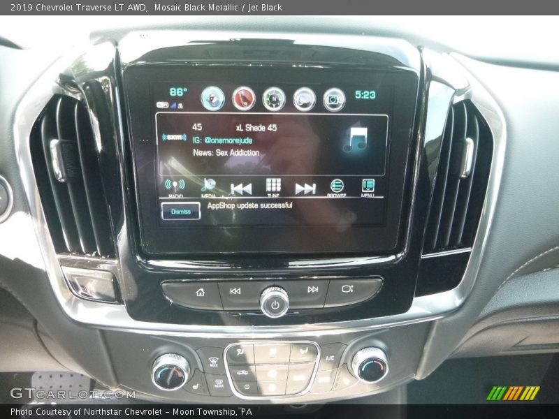 Mosaic Black Metallic / Jet Black 2019 Chevrolet Traverse LT AWD