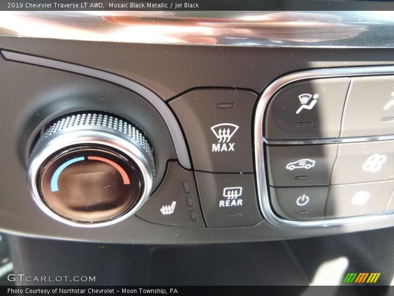 Mosaic Black Metallic / Jet Black 2019 Chevrolet Traverse LT AWD