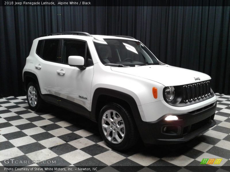 Alpine White / Black 2018 Jeep Renegade Latitude