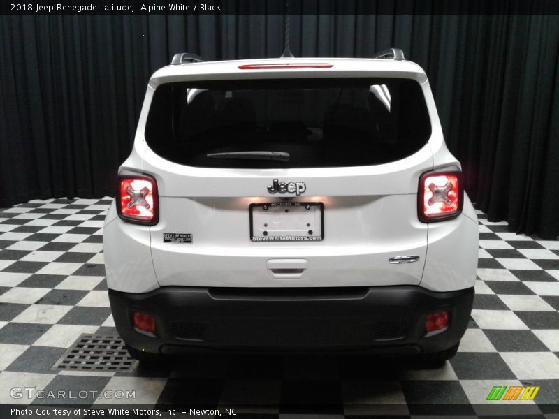 Alpine White / Black 2018 Jeep Renegade Latitude