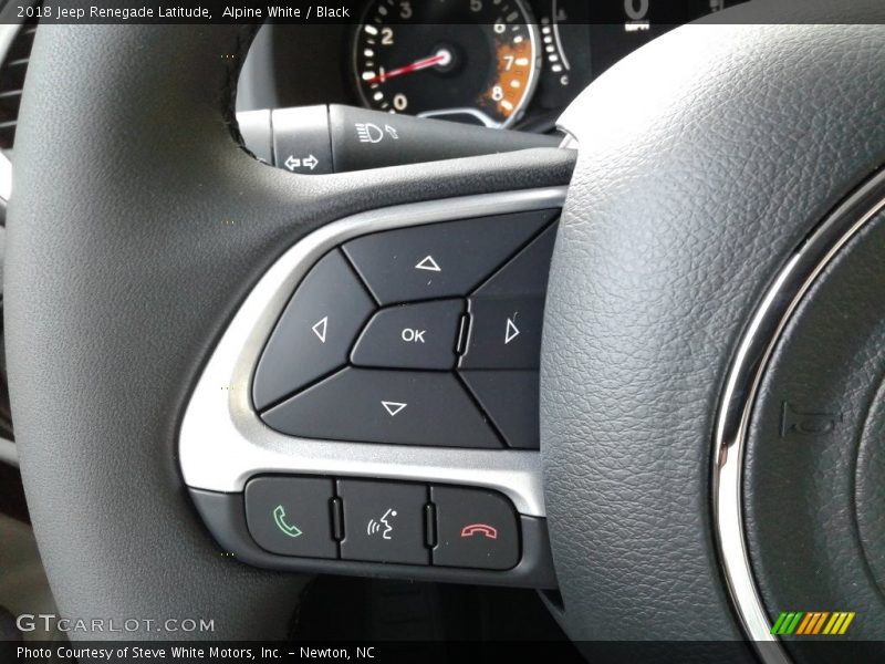 Alpine White / Black 2018 Jeep Renegade Latitude