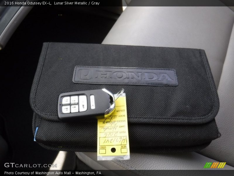 Lunar Silver Metallic / Gray 2016 Honda Odyssey EX-L