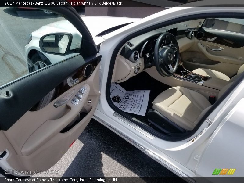 Polar White / Silk Beige/Black 2017 Mercedes-Benz C 300 Sedan