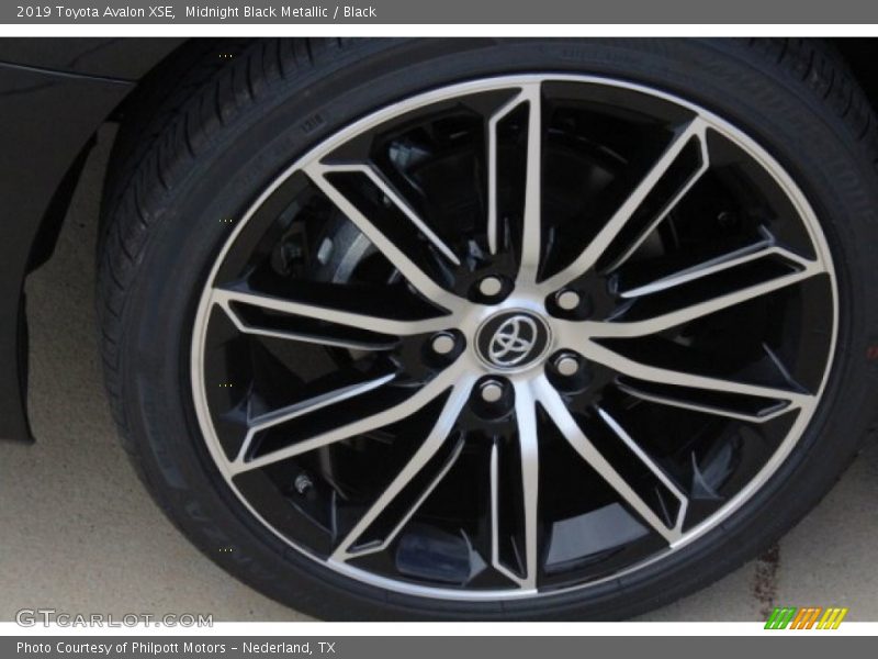 Midnight Black Metallic / Black 2019 Toyota Avalon XSE