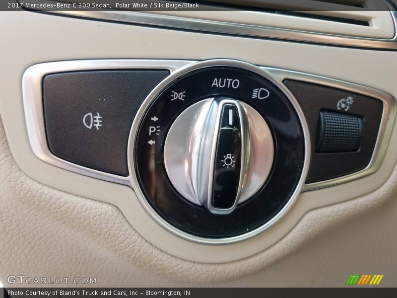 Polar White / Silk Beige/Black 2017 Mercedes-Benz C 300 Sedan