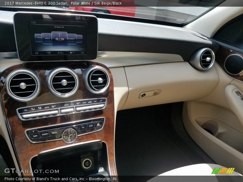 Polar White / Silk Beige/Black 2017 Mercedes-Benz C 300 Sedan