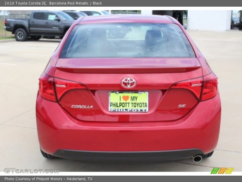 Barcelona Red Metallic / Black 2019 Toyota Corolla SE