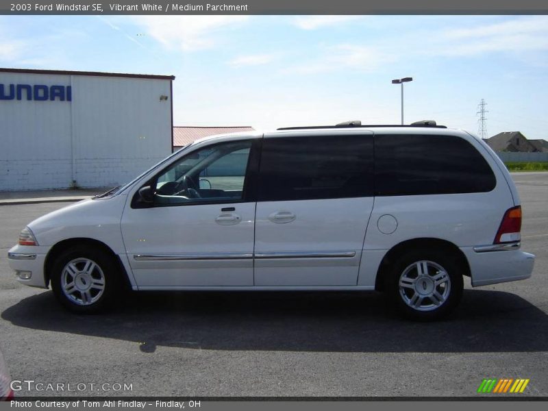 Vibrant White / Medium Parchment 2003 Ford Windstar SE