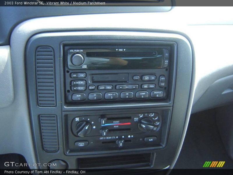 Vibrant White / Medium Parchment 2003 Ford Windstar SE