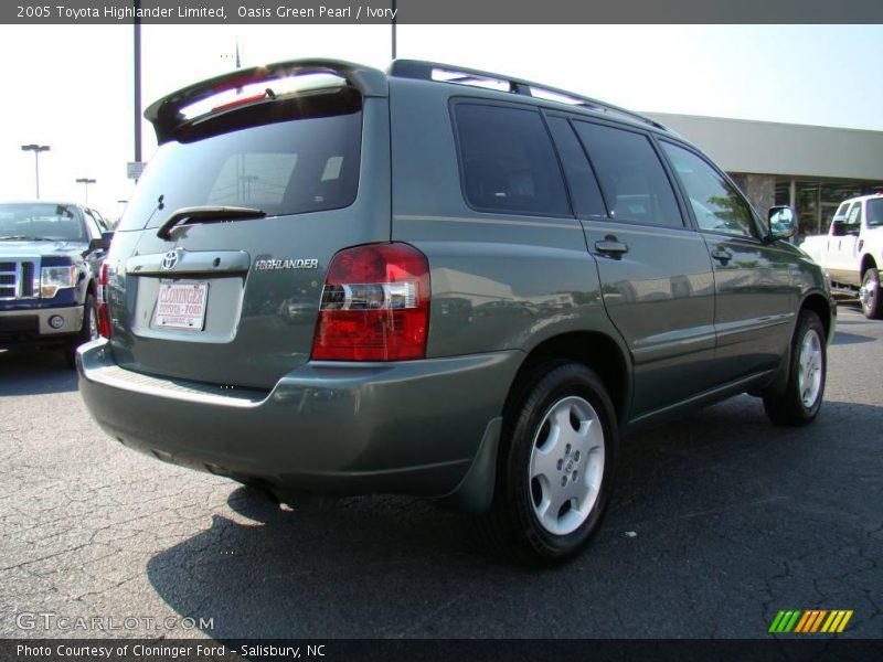 Oasis Green Pearl / Ivory 2005 Toyota Highlander Limited