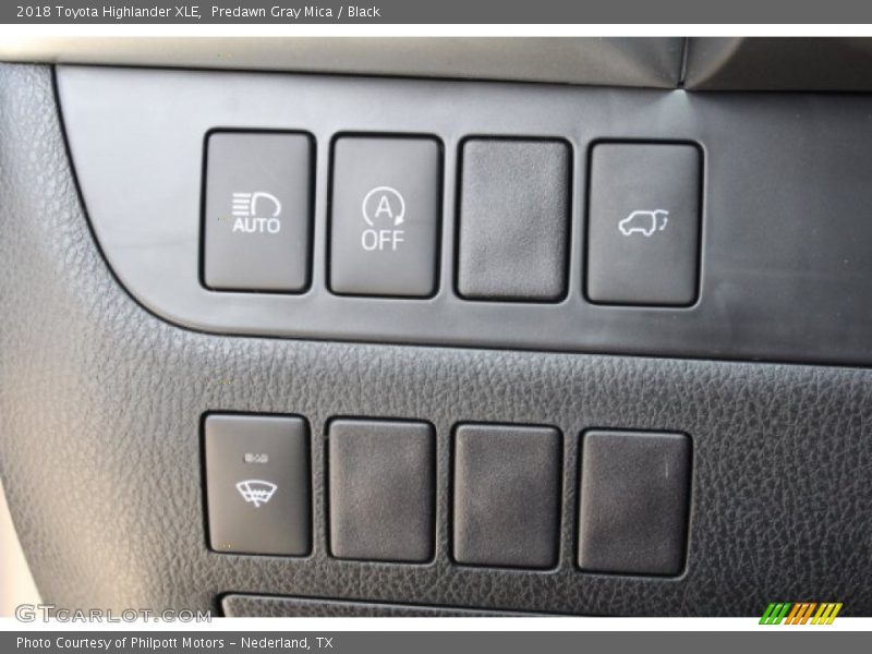 Predawn Gray Mica / Black 2018 Toyota Highlander XLE